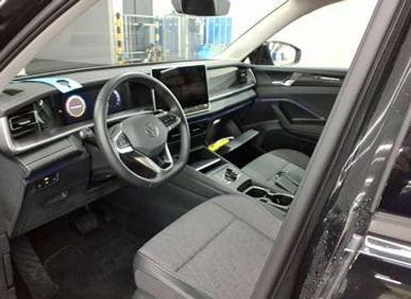 Gebraucht VW Tayron Life 150 PS (110 kW) 2025 Grenadillschwarz metallic SUV