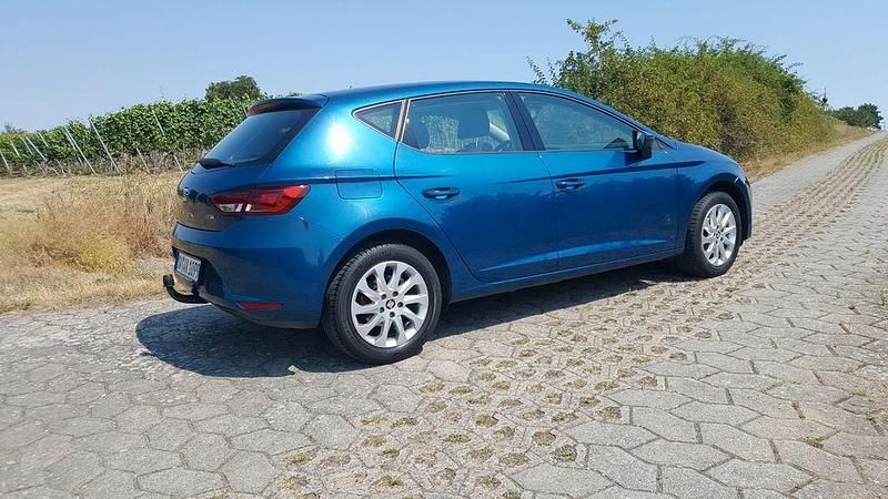 Gebraucht Seat Leon Style 125 PS (91 kW) 2013 Blau Limousine