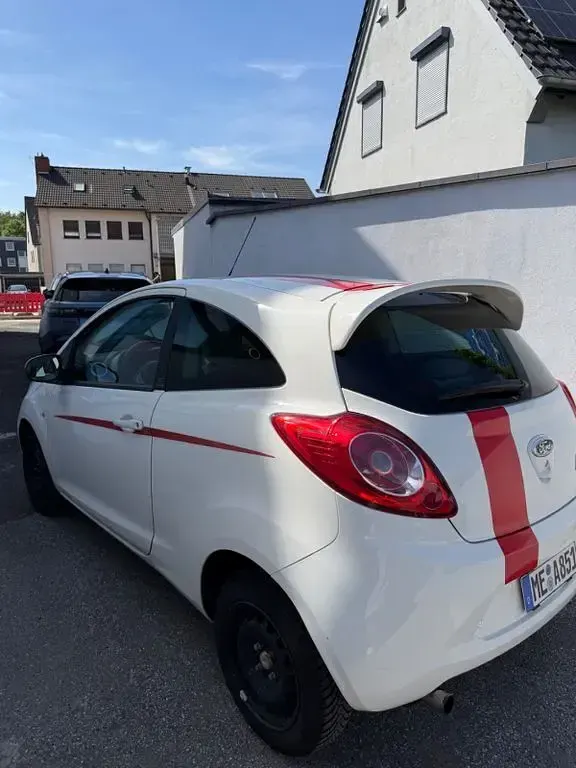 Gebraucht Ford Ka Titanium 75 PS (55 kW) 2010 Weiß Kleinwagen