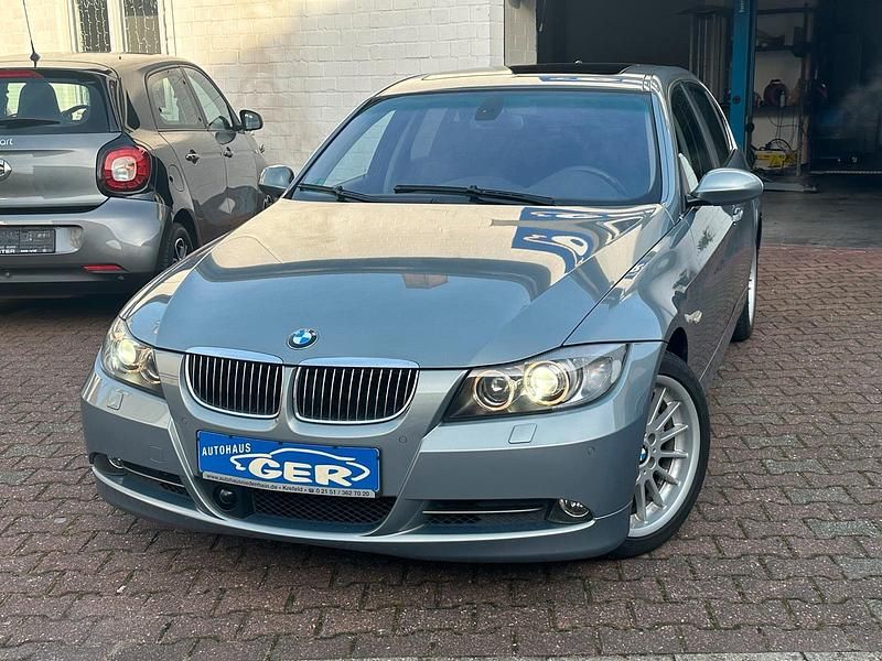 Gebraucht BMW 330 258 PS (189 kW) 2005 Grau Limousine