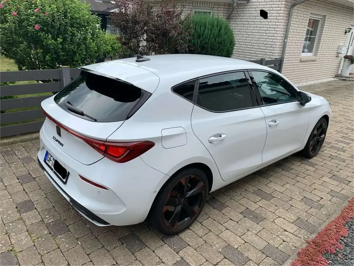 Gebraucht Cupra Leon 150 PS (110 kW) 2023 Weiß Limousine