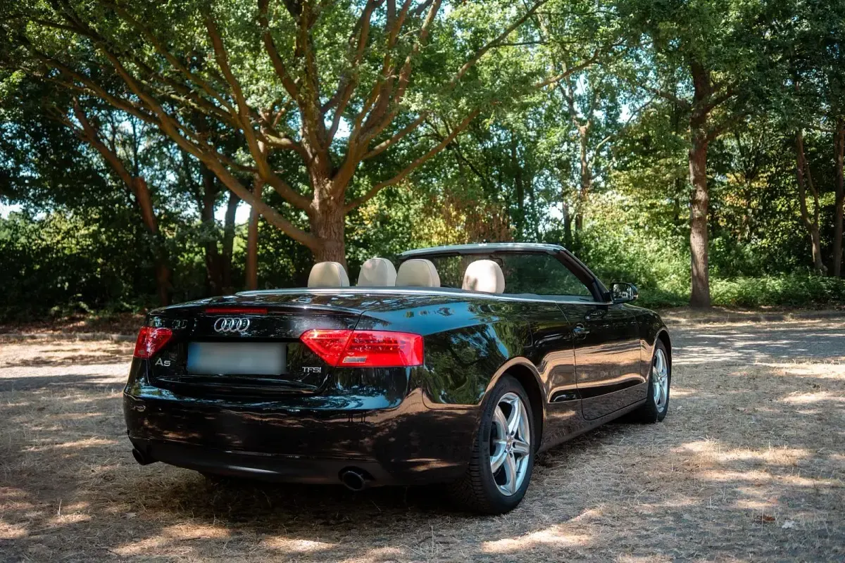 Gebraucht Audi A5 Cabriolet Ambiente 177 PS (130 kW) 2013 Schwarz Cabrio