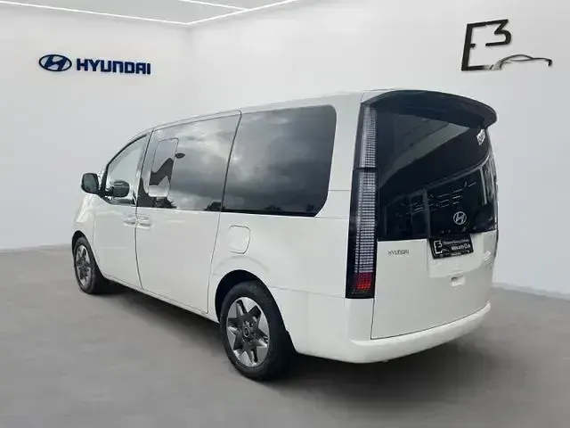 Gebraucht Hyundai Staria Signature 225 PS (165 kW) 2025 Creamy white Van / Kleinbus