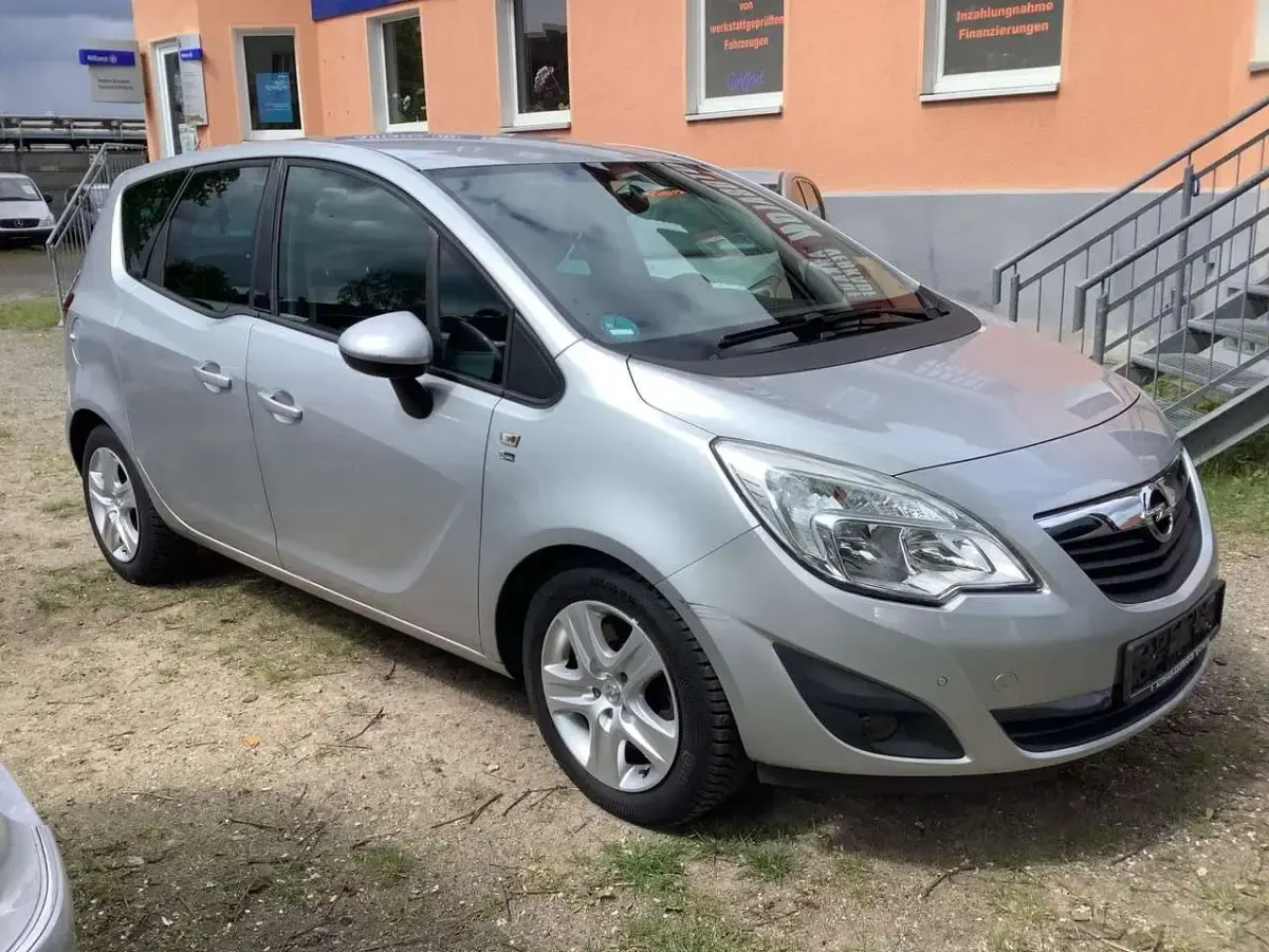 Gebraucht Opel Meriva 120 PS (88 kW) 2012 Silber Van / Kleinbus