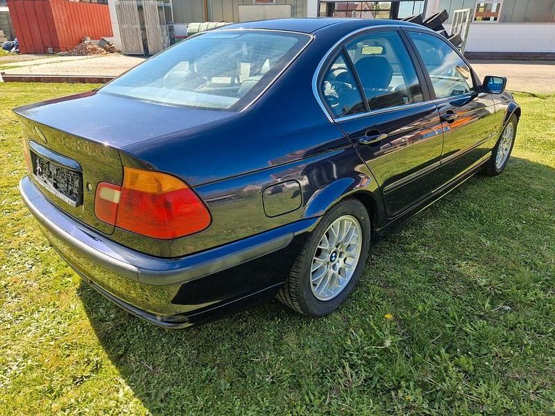 Gebraucht BMW 328 Performance 193 PS (141 kW) 1999 Blau Limousine