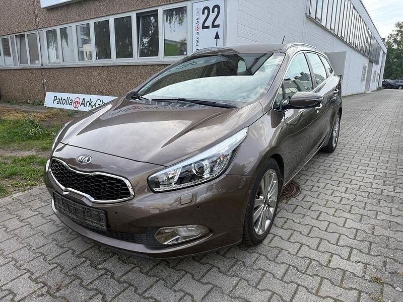 Braun Gebraucht 2012 Kia Ceed Sportswagon Spirit Kombi | 9.190 € (Fairer Preis) - Bild 1/4