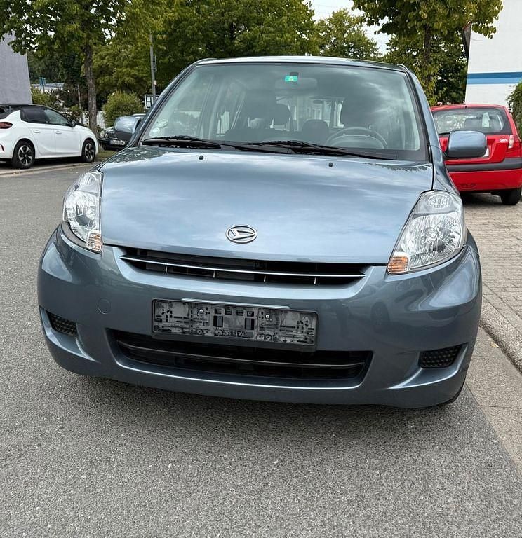 Grau Gebraucht 2009 Daihatsu Sirion Kleinwagen | 4.999 € (Fairer Preis) - Bild 1/4