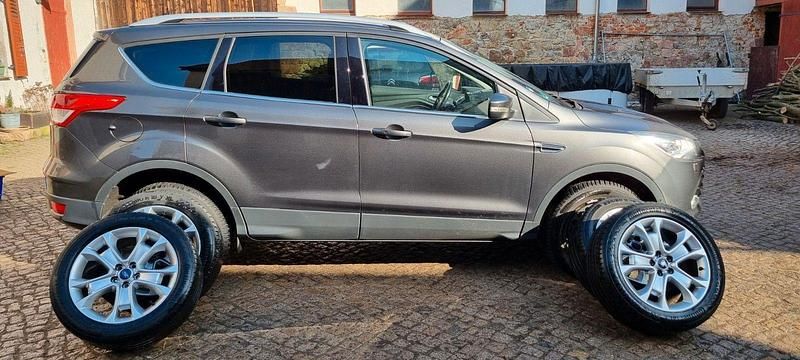 Używany Ford Kuga Titanium 150 KM (110 kW) 2016 Srebrny SUV