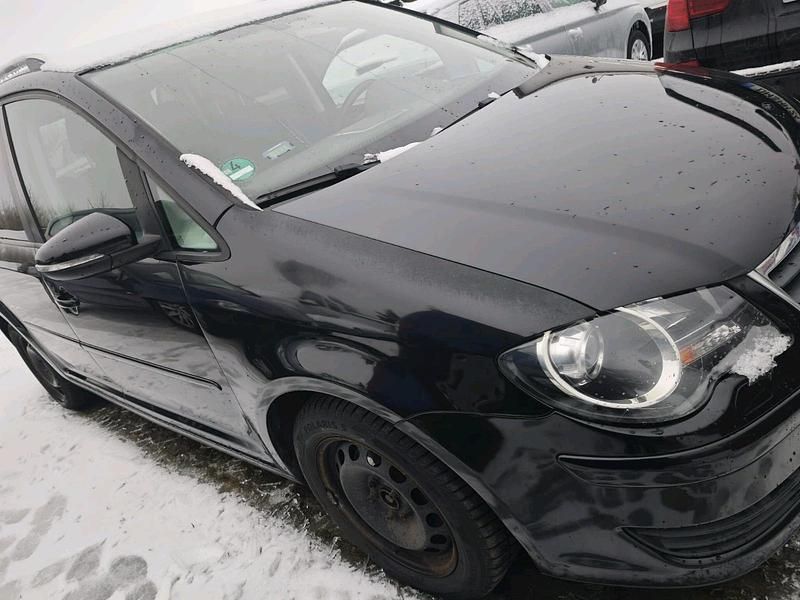 Gebraucht 2010 VW Touran Van / Kleinbus | 3.450 € - Bild 1/2
