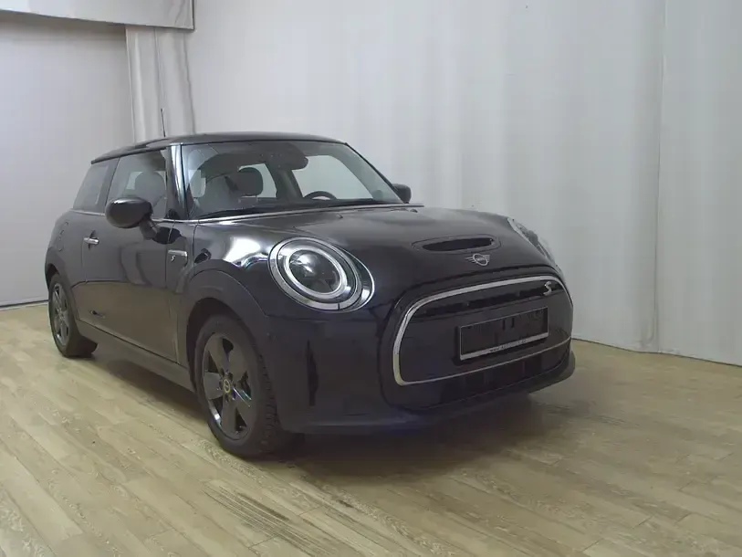 Käytetty Mini Cooper SE Essential 135 kW (184 HP) 2023 Musta Viistoperä