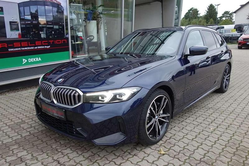 Tansanitblau Gebraucht 2023 BMW 330 M Sport Kombi | 38.800 € (Fairer Preis) - Bild 1/4