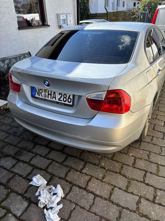 Gebraucht BMW 320 163 PS (119 kW) 2005 Silber Limousine