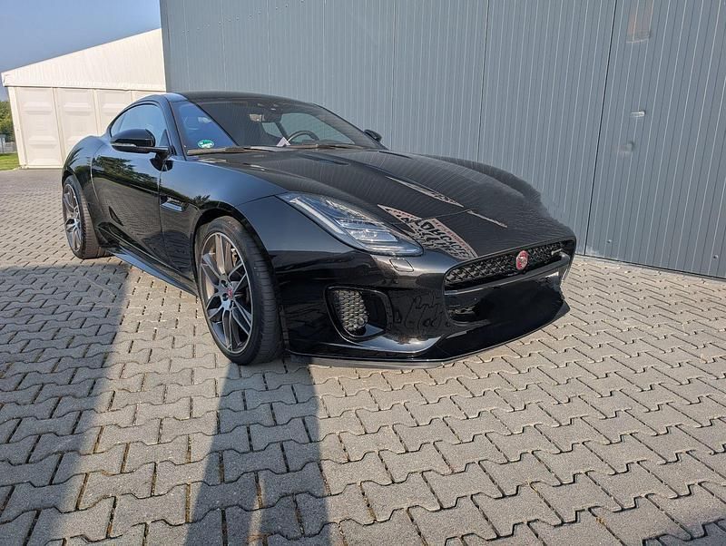 Schwarz Gebraucht 2020 Jaguar F-Type R-Dynamic Coupé | 39.990 € (Fairer Preis) - Bild 1/4