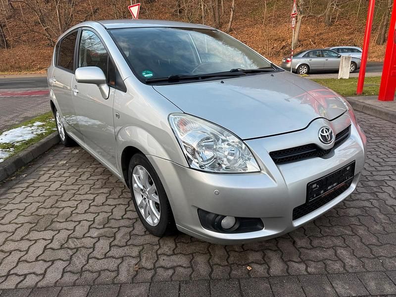 Silber Gebraucht 2009 Toyota Corolla Verso Van / Kleinbus | 3.600 € (Fairer Preis) - Bild 1/4