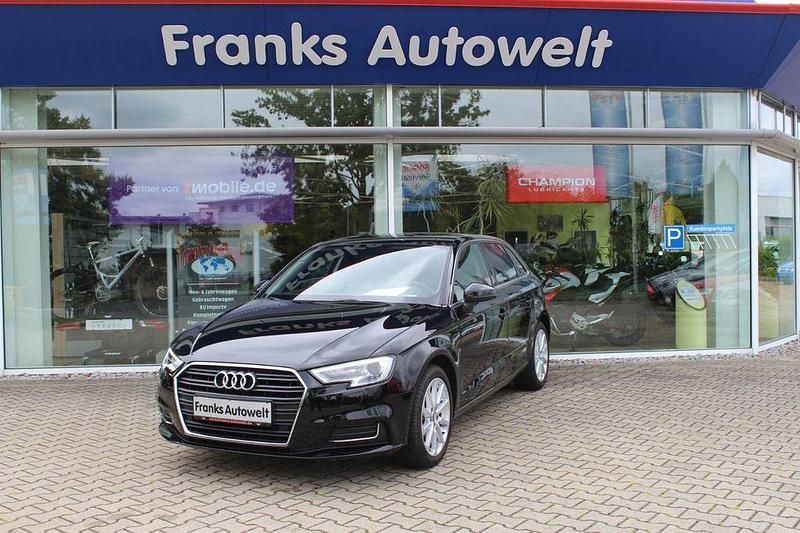 Schwarz Gebraucht 2020 Audi A3 Sportback Design Limousine | 20.950 € (Superpreis) - Bild 1/4