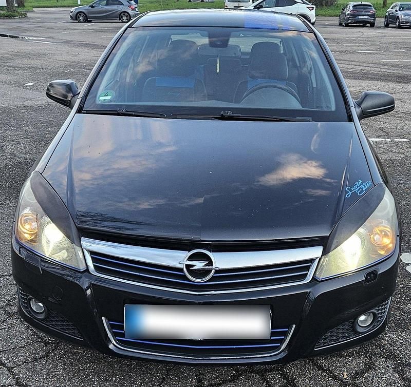 Gebraucht Opel Astra 116 PS (85 kW) 2008 Schwarz Limousine
