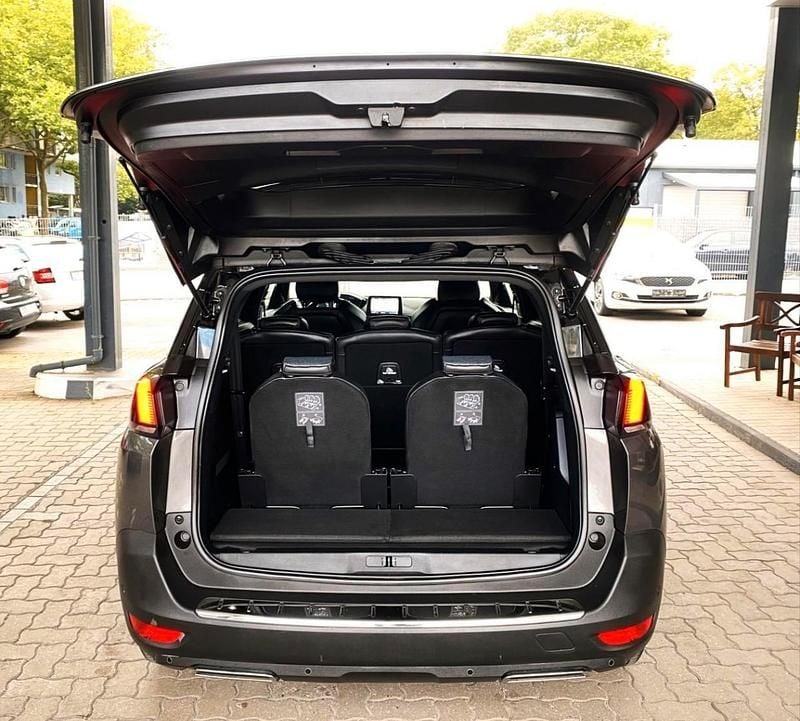 Gebraucht 2017 Peugeot 5008 Van / Kleinbus | 15.500 € (Teuer) - Bild 1/4