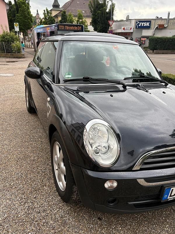 Schwarz Gebraucht 2006 Mini Cooper Coupé Seven Coupé | 3.200 € (Fairer Preis) - Bild 1/4