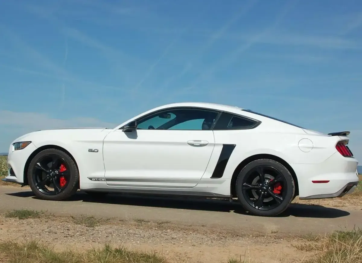 Second-hand Ford Mustang GT 421 CP (309 kW) 2017 Alb Coupe
