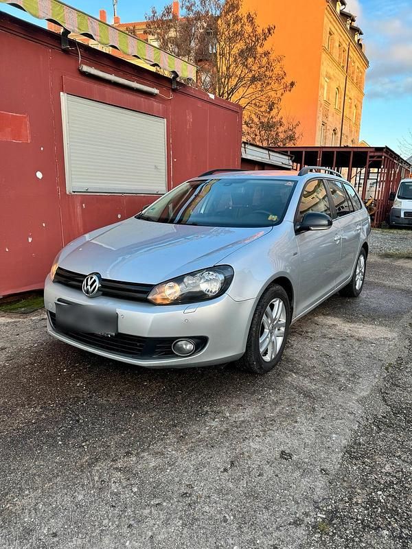 Silber Gebraucht 2013 VW Golf VII Kombi | 4.299 € (Superpreis) - Bild 1/4