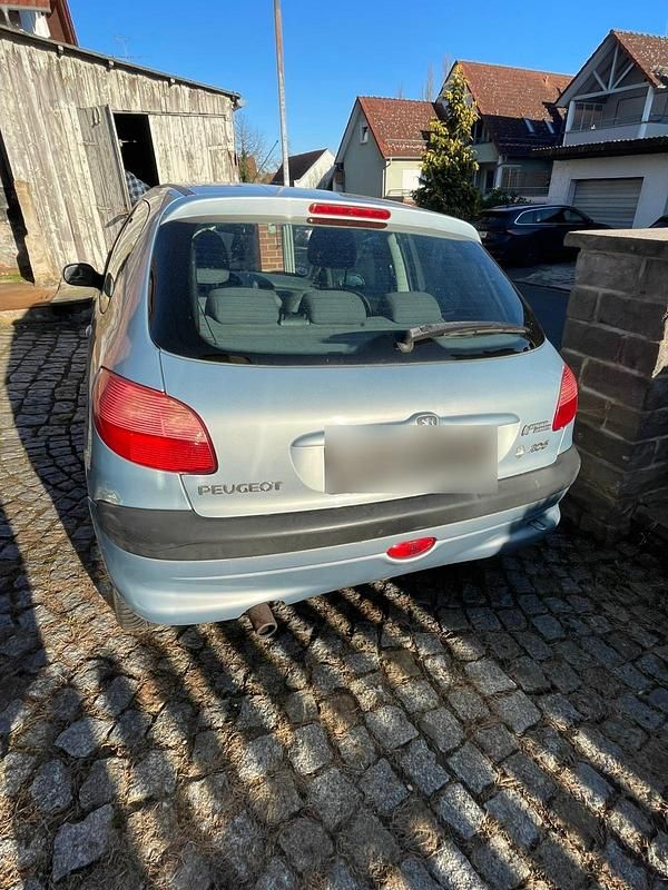 Gebraucht Peugeot 206 60 PS (44 kW) 2001 Kleinwagen