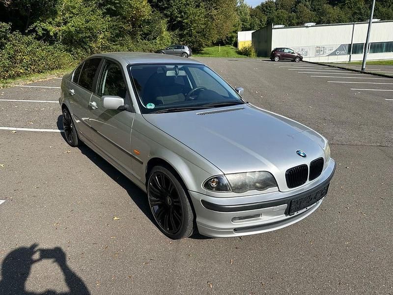Gebraucht BMW 320 170 PS (125 kW) 2001 Silber Limousine