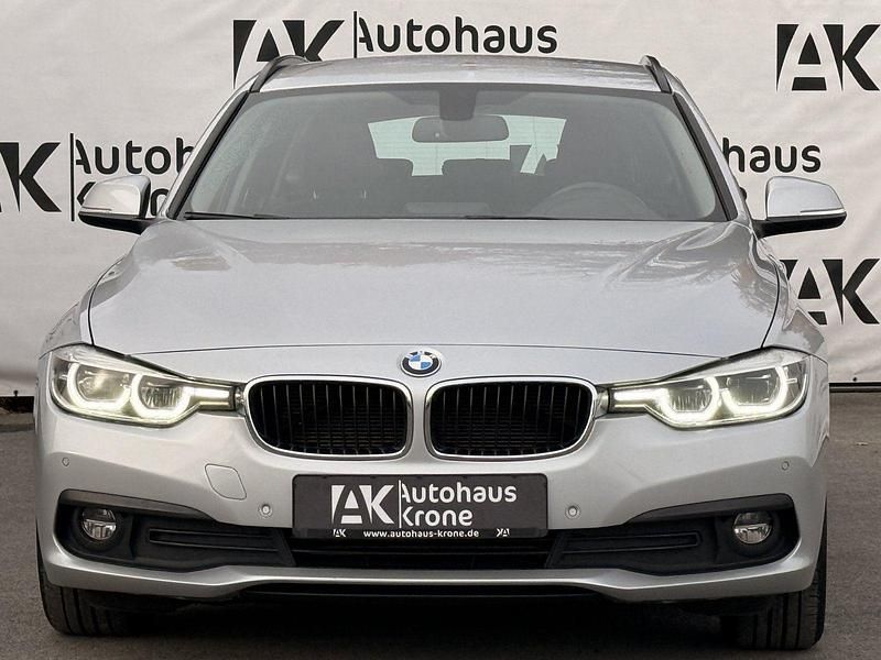 Gebraucht BMW 318 Performance 150 PS (110 kW) 2019 Glaciersilber metallic Kombi