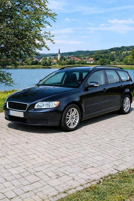Schwarz Gebraucht 2005 Volvo V50 Kombi | 1.850 € (Fairer Preis) - Bild 1/2