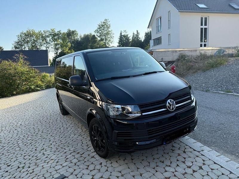Schwarz Gebraucht 2017 VW T6 Van | 26.900 € (Guter Preis) - Bild 1/4