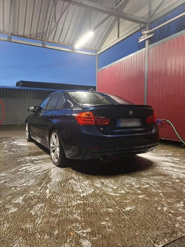 Gebraucht BMW 328 Luxury Line 245 PS (180 kW) 2012 Blau Limousine