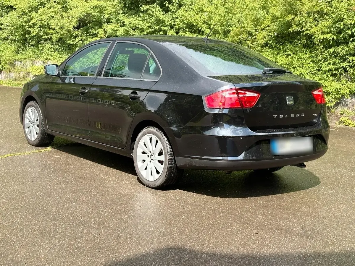 Gebraucht Seat Toledo 90 PS (66 kW) 2016 Schwarz Kleinwagen