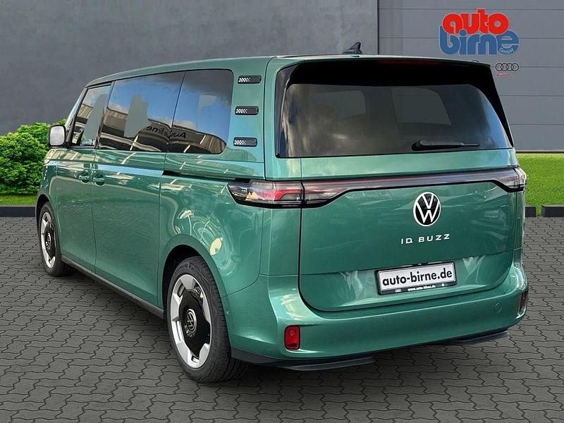 Gebraucht VW ID. Buzz Pro 210 kW (286 PS) 2024 Bay leaf green metallic Van / Kleinbus