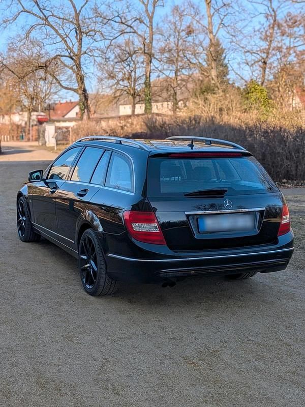 Gebraucht Mercedes C200 136 PS (100 kW) 2011 Schwarz Kombi