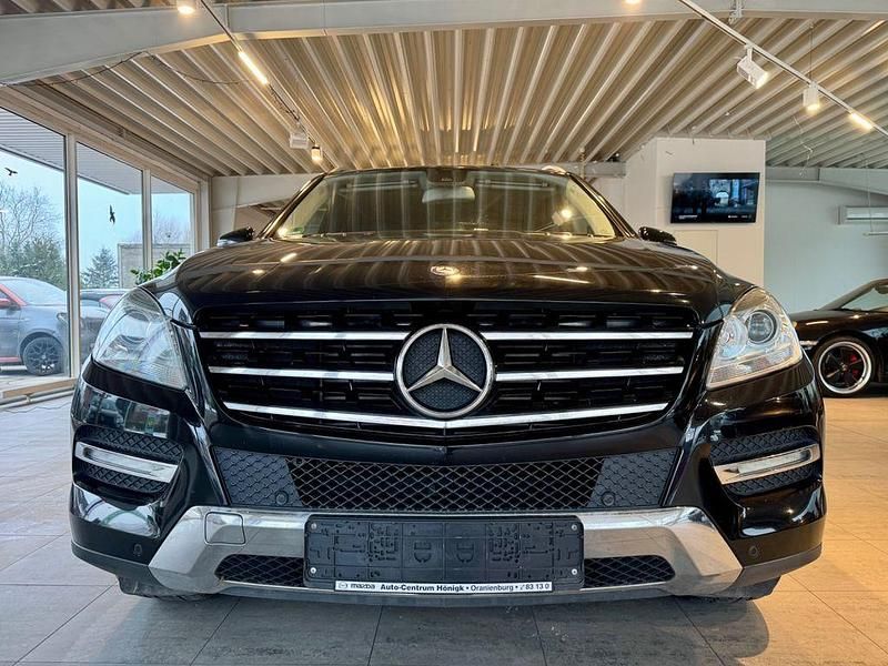 Gebraucht Mercedes ML350 307 PS (225 kW) 2011 Schwarz SUV
