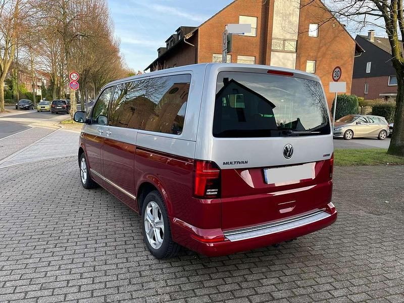 Gebraucht VW Multivan 199 PS (146 kW) 2020 Silber Van / Kleinbus