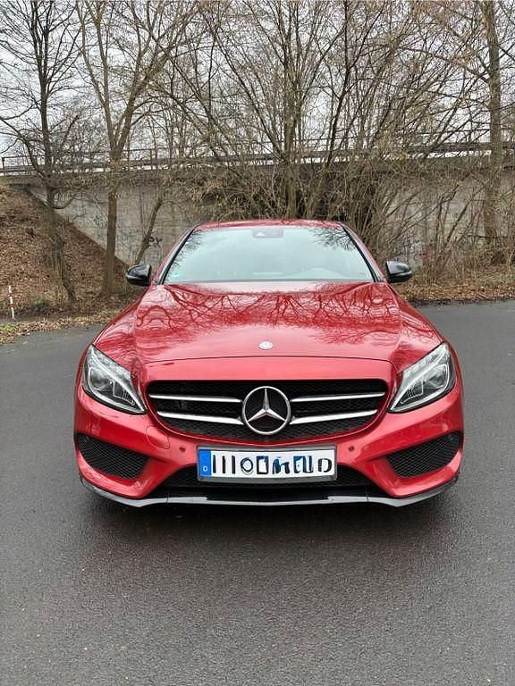 Gebraucht Mercedes C250 AMG line 211 PS (155 kW) 2017 Rot Limousine