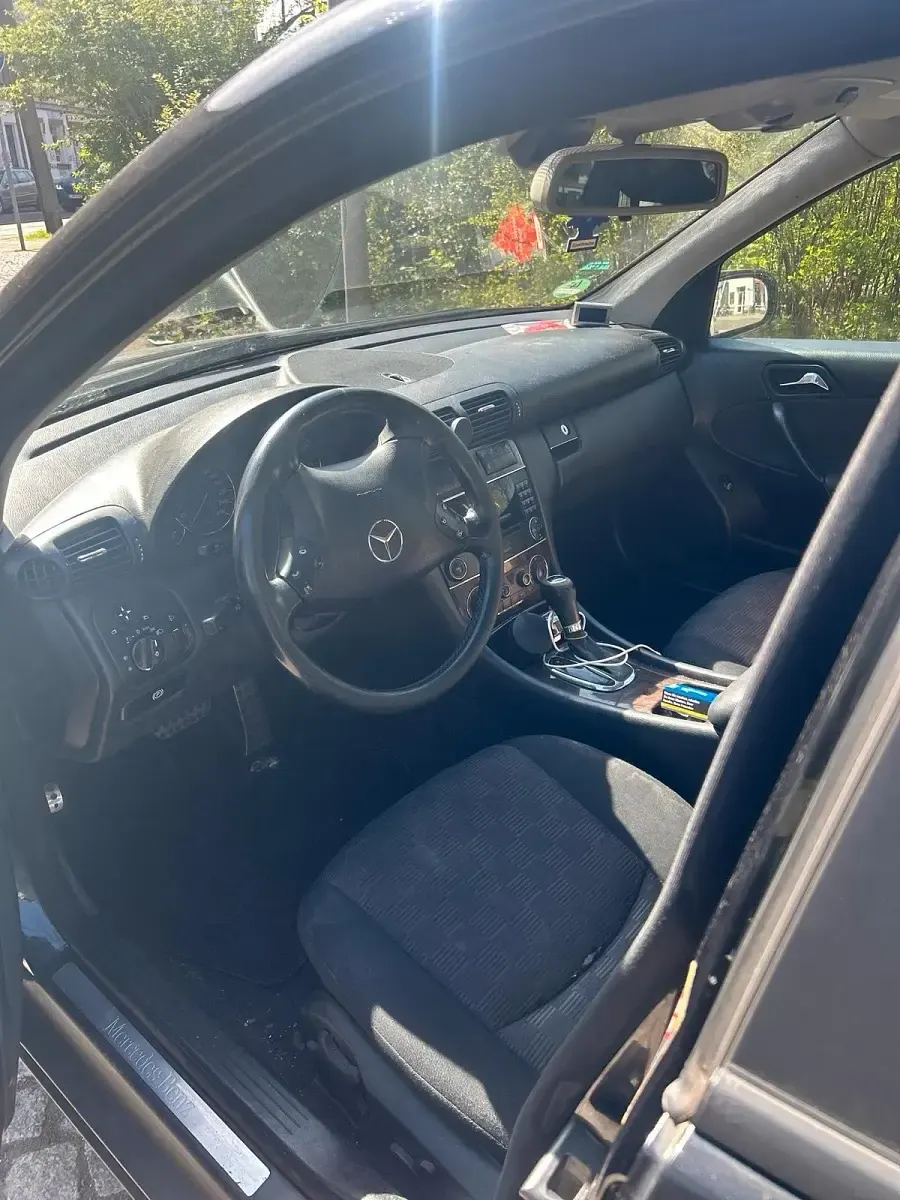Gebraucht Mercedes C180 145 PS (106 kW) 2004 Schwarz Limousine