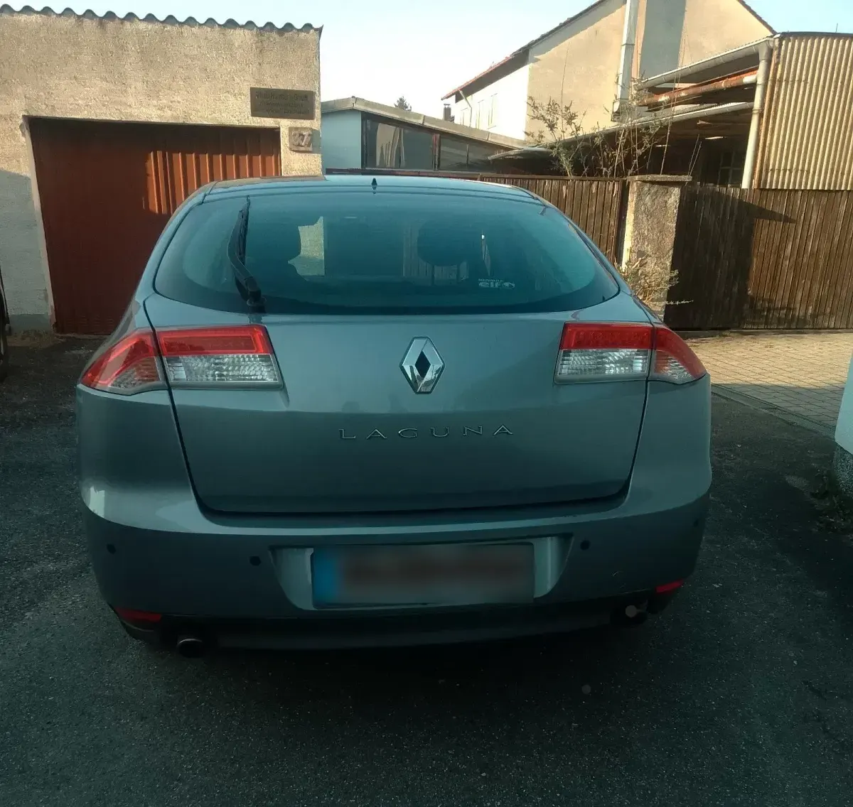 Gebraucht Renault Laguna III Dynamique 170 PS (125 kW) 2008 Grau Limousine