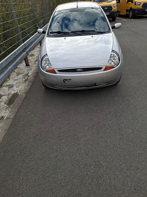 Gebraucht Ford Ka 69 PS (50 kW) 2004 Silber Kleinwagen