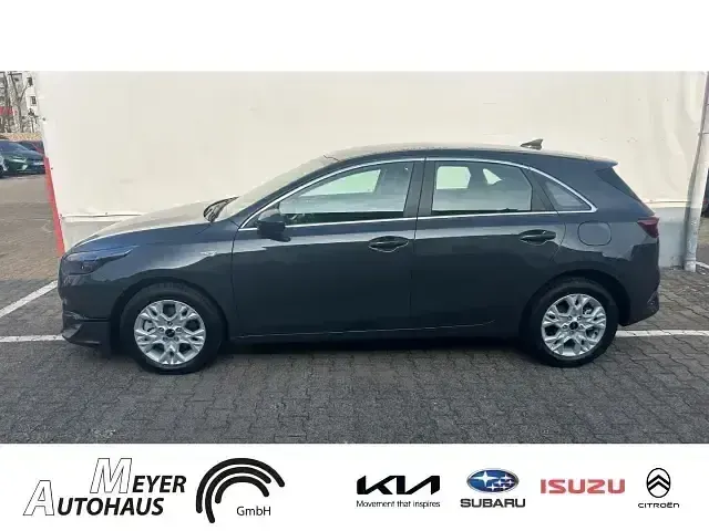 Gebraucht Kia Ceed Comfort 136 PS (100 kW) 2023 Schwarz Kleinwagen