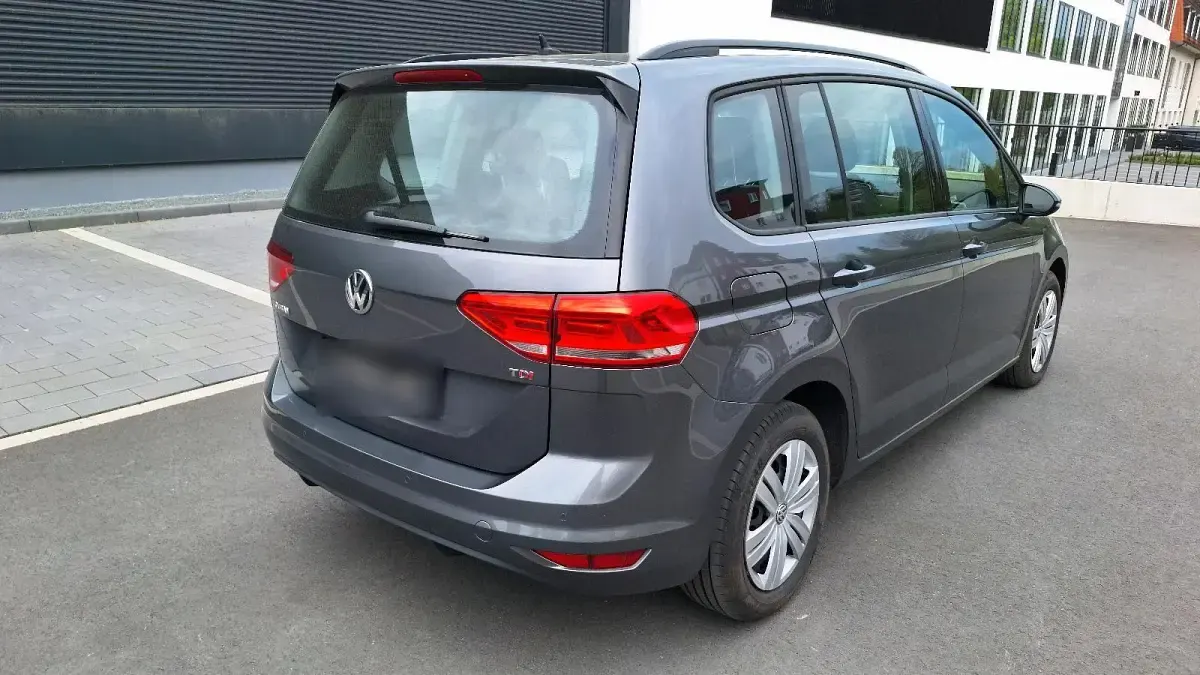 Gebraucht VW Touran 115 PS (84 kW) 2017 Grau Van / Kleinbus