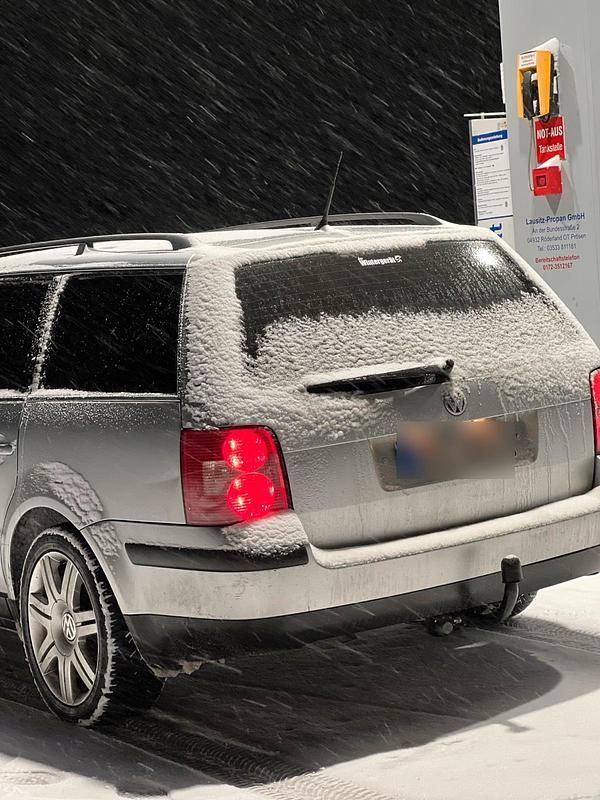 Gebraucht VW Passat 101 PS (74 kW) 2000 Silber Kombi