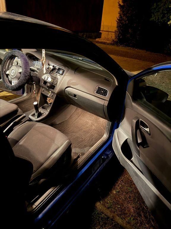 Blau Gebraucht 2011 VW Polo Team Limousine | 3.900 € (Superpreis) - Bild 1/4