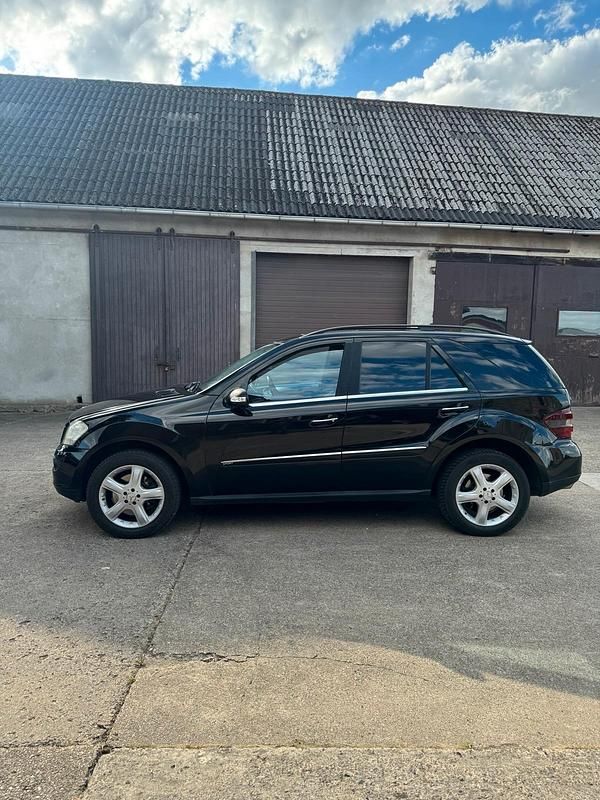 Gebraucht Mercedes ML420 306 PS (225 kW) 2007 Schwarz SUV