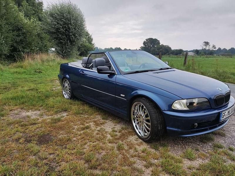 Blau Gebraucht 2002 BMW 318 Cabriolet Cabrio | 4.600 € (Fairer Preis) - Bild 1/4