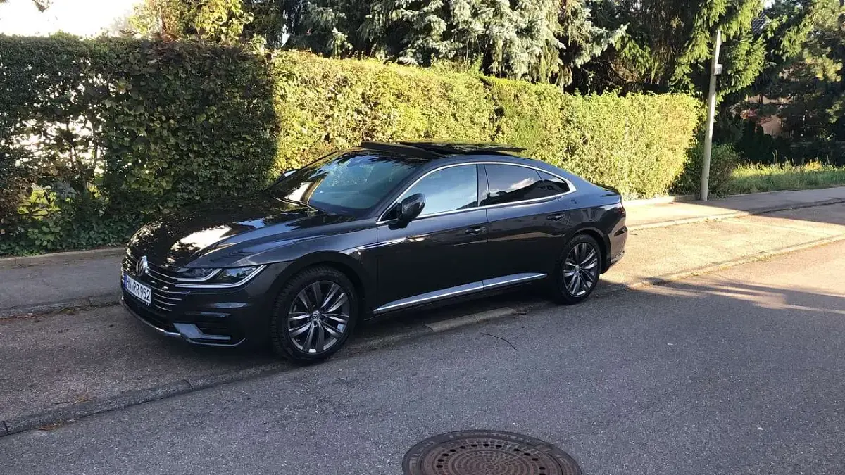 Gebraucht VW Arteon R-line 190 PS (139 kW) 2018 Grau Kleinwagen