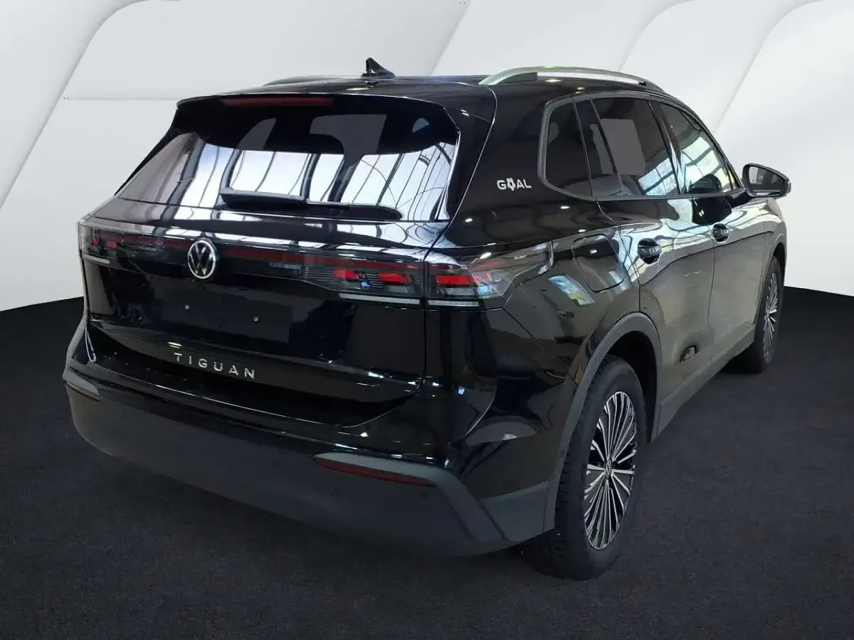 Gebraucht VW Tiguan Life 150 PS (110 kW) 2025 Schwarz SUV
