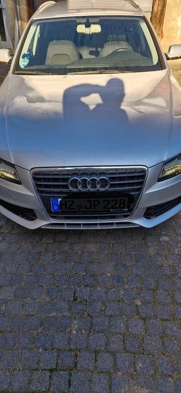 Silber Gebraucht 2010 Audi A4 Ambiente Kombi | 8.200 € (Fairer Preis) - Bild 1/4