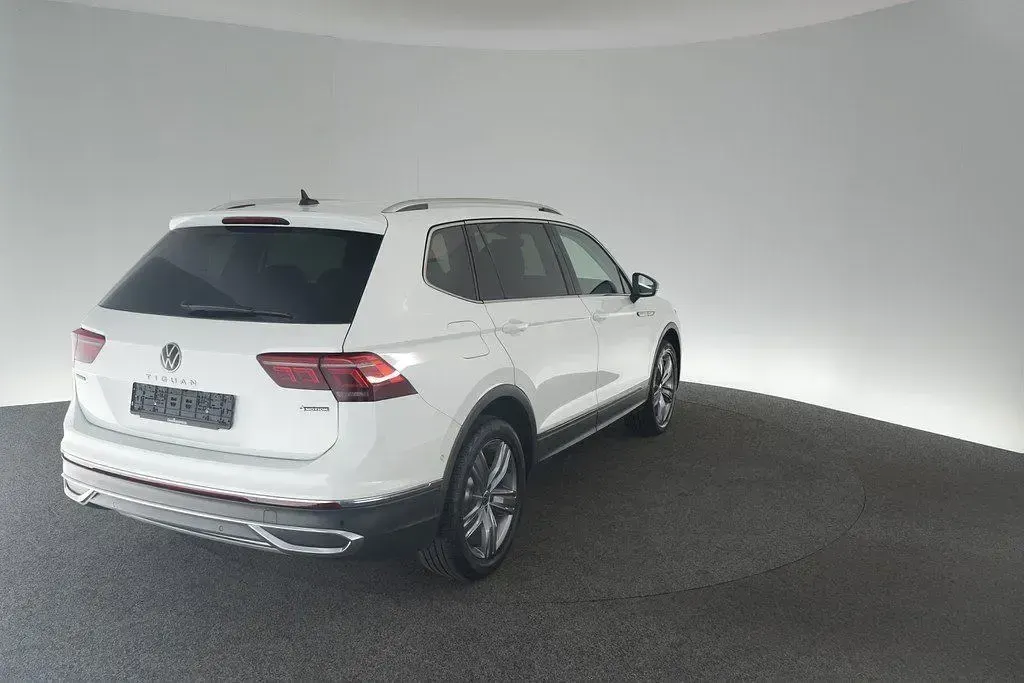 Gebraucht VW Tiguan Allspace Elegance 190 PS (139 kW) 2024 Weiß SUV