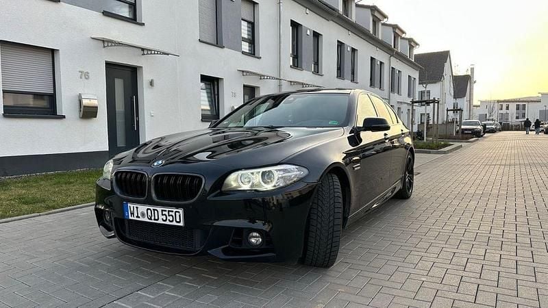 Gebraucht BMW 550 Sport Line 449 PS (330 kW) 2015 Schwarz Limousine